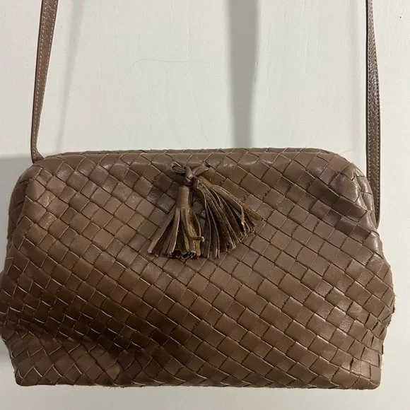 Chic Taupe Woven Leather Crossbody Bag - Picture 6 of 7